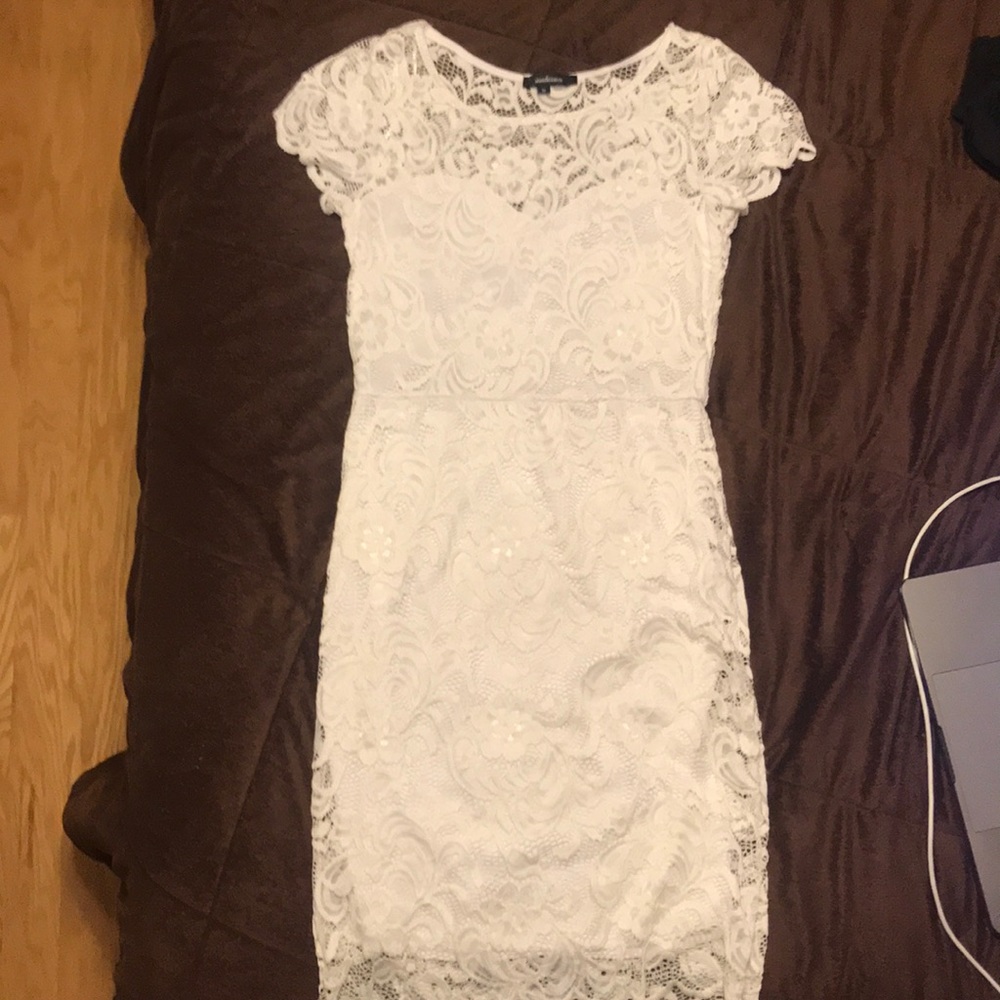 White Lace Dress Sweetheart Neckline